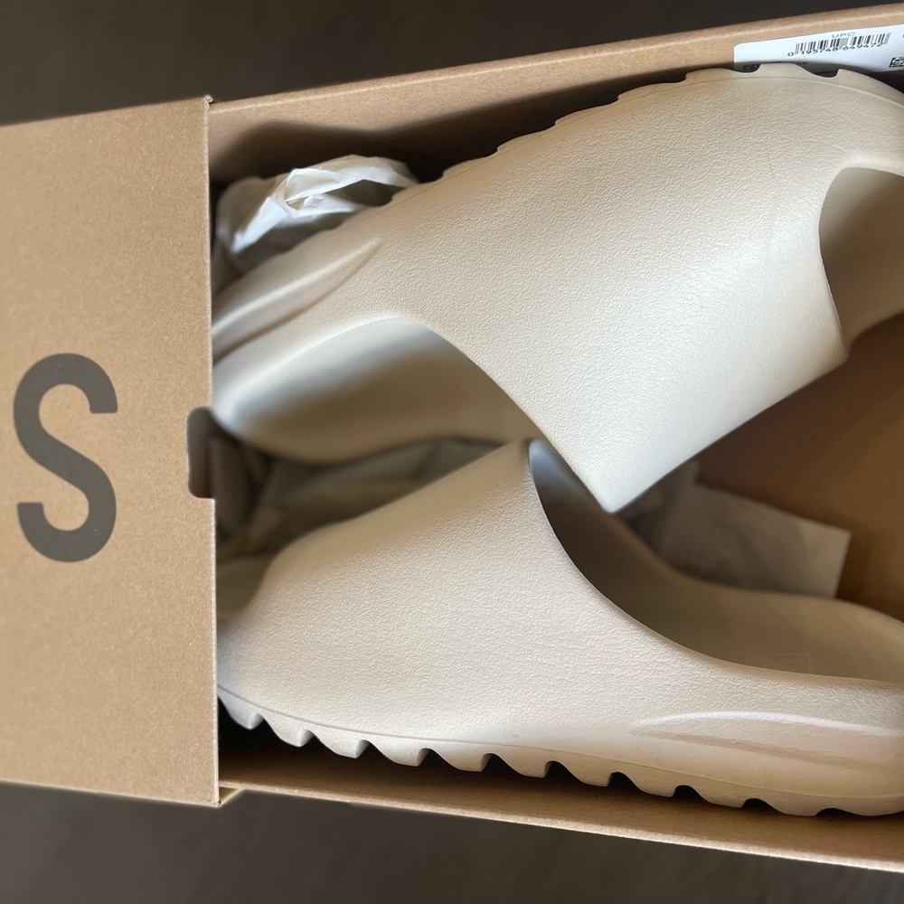 Yeezy Slide bone size 8